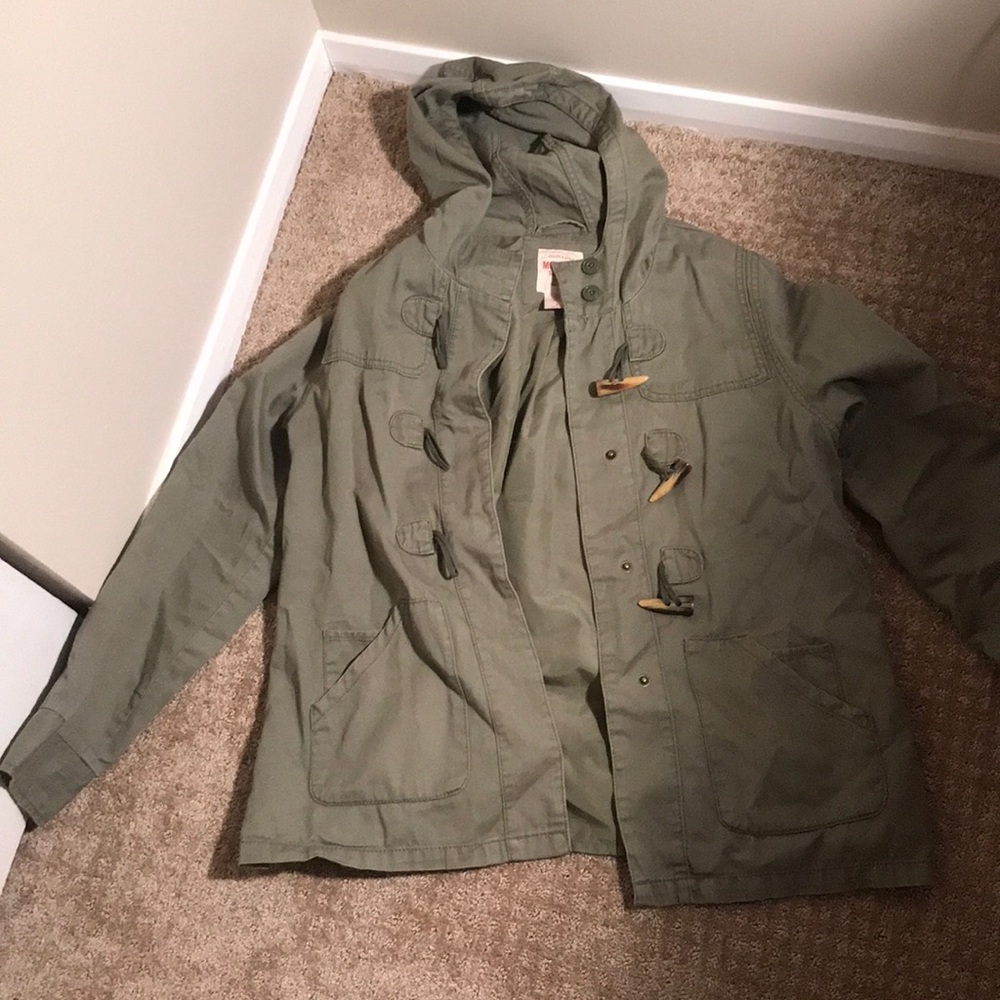 Green lightweight jacket